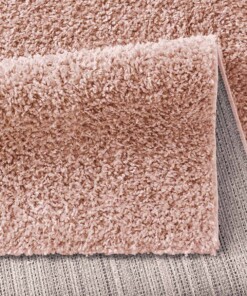 Alfombra de pelo largo Classic - Rosa - close up vouw, thumbnail Alfombra de pelo largo Classic - Rosa - close up vouw, thumbnail