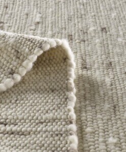 Alfombra cuadrada de lana tejida a mano Oslo - Crema/Gris - close up vouw, thumbnail Alfombra cuadrada de lana tejida a mano Oslo - Crema/Gris - close up vouw, thumbnail