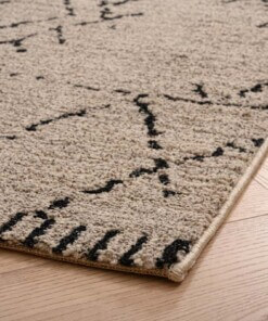 Alfombra bereber Beni Ouarain Sufian - Gris/Negro - close up hoek, thumbnail Alfombra bereber Beni Ouarain Sufian - Gris/Negro - close up hoek, thumbnail