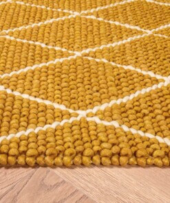 Alfombra de lana a rombos Vinduer - Amarillo mostaza/Crema - close up zijkant, thumbnail Alfombra de lana a rombos Vinduer - Amarillo mostaza/Crema - close up zijkant, thumbnail
