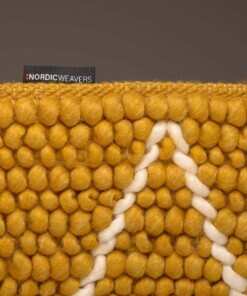 Alfombra de lana a rombos Vinduer - Amarillo mostaza/Crema - close up zijkant, thumbnail Alfombra de lana a rombos Vinduer - Amarillo mostaza/Crema - close up zijkant, thumbnail