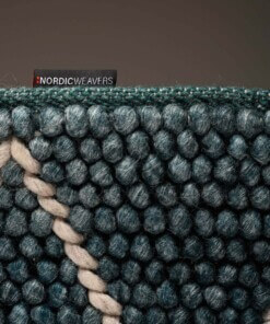 Alfombra de lana a rombos Vinduer - Petróleo/Gris - close up zijkant, thumbnail