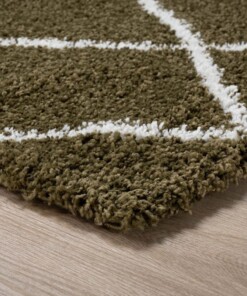 Alfombra cuadrada a rombos de pelo largo Artisan - Verde oliva/Blanco - close up hoek, thumbnail Alfombra cuadrada a rombos de pelo largo Artisan - Verde oliva/Blanco - close up hoek, thumbnail