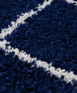Alfombra cuadrada a rombos de pelo largo Habitat - Azul oscuro/Blanco - close up materiaal, thumbnail Alfombra cuadrada a rombos de pelo largo Habitat - Azul oscuro/Blanco - close up materiaal, thumbnail
