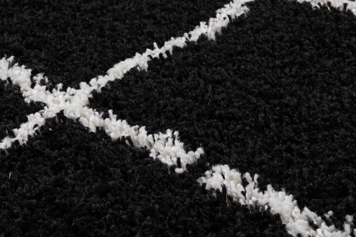 Alfombra cuadrada a rombos de pelo largo Habitat - Negro/Blanco - close up materiaal Alfombra cuadrada a rombos de pelo largo Habitat - Negro/Blanco - close up materiaal