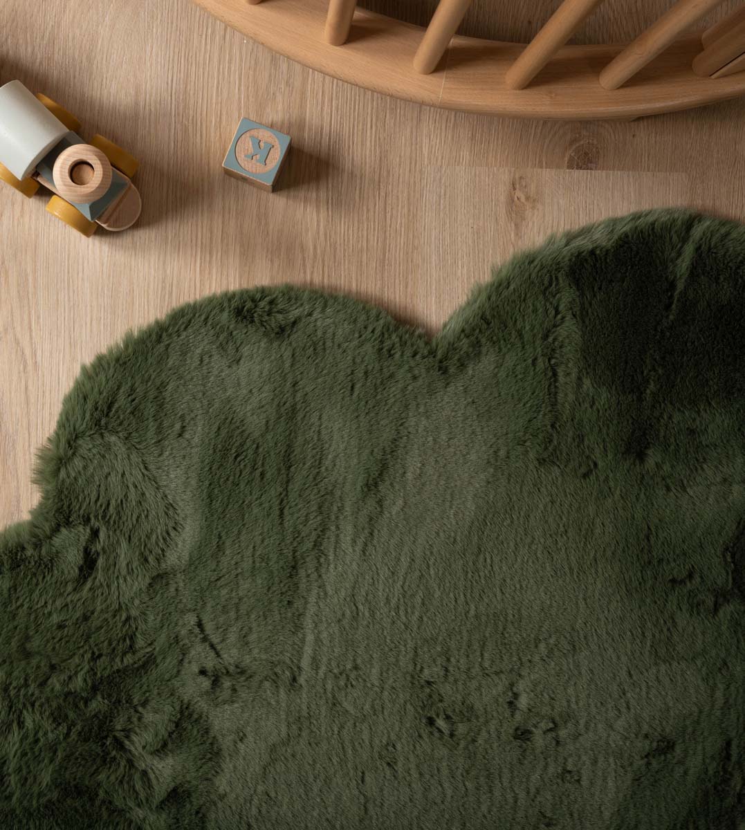 Alfombra suave en forma de nube - Fluffy verde oliva - close up zijkant Alfombra suave en forma de nube - Fluffy verde oliva - close up zijkant