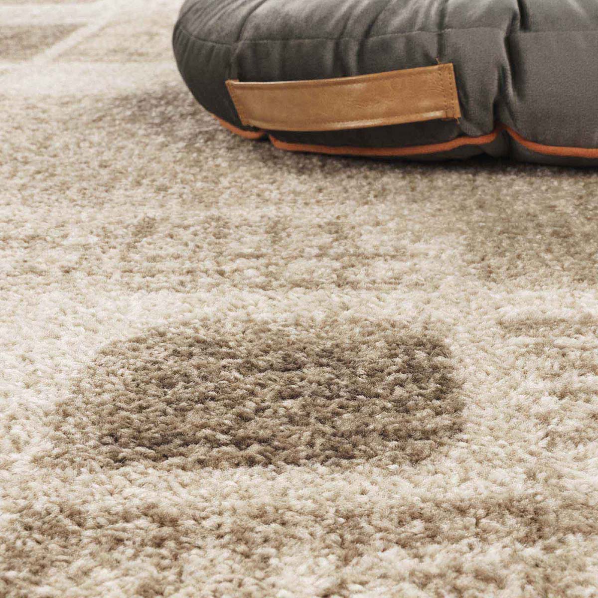 Alfombra retro - City Chic marrón - close up Alfombra retro - City Chic marrón - close up