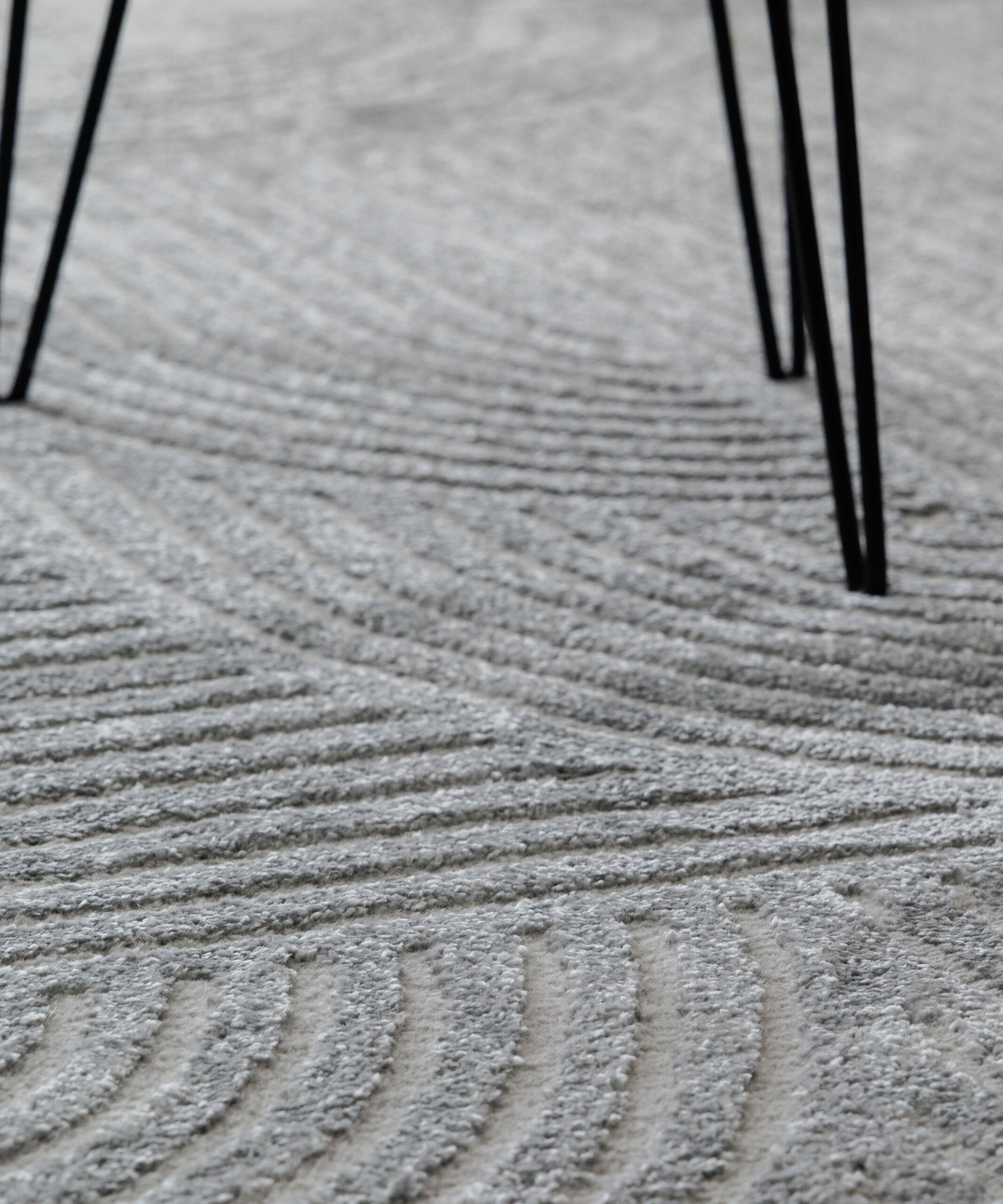 Alfombra de estilo escandinavo - Contour Bend Gris - close up Alfombra de estilo escandinavo - Contour Bend Gris - close up