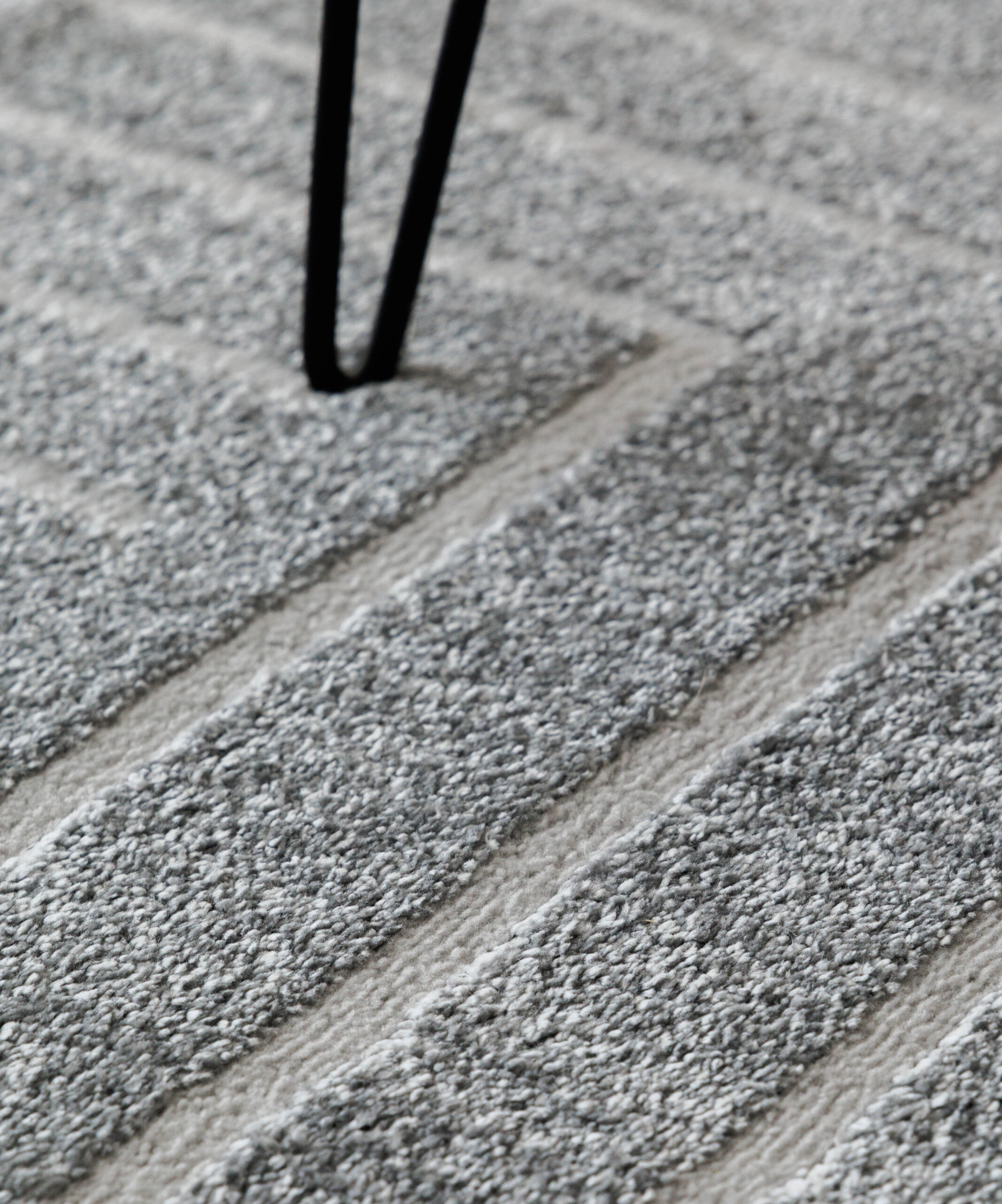 Alfombra de estilo escandinavo - Contour Edge Gris - close up Alfombra de estilo escandinavo - Contour Edge Gris - close up