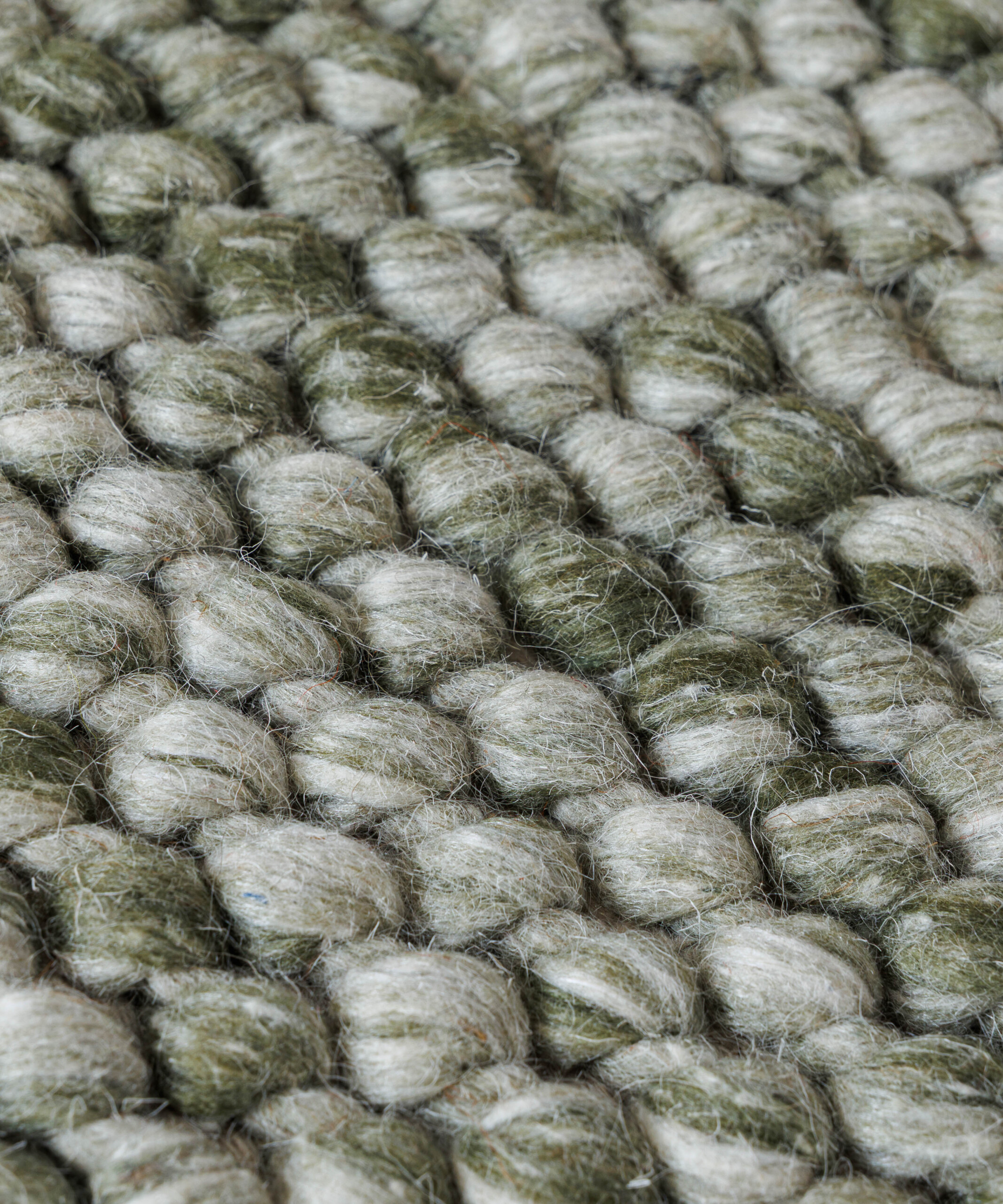 Alfombra lana redonda - Løkke verde oliva - close up Alfombra lana redonda - Løkke verde oliva - close up