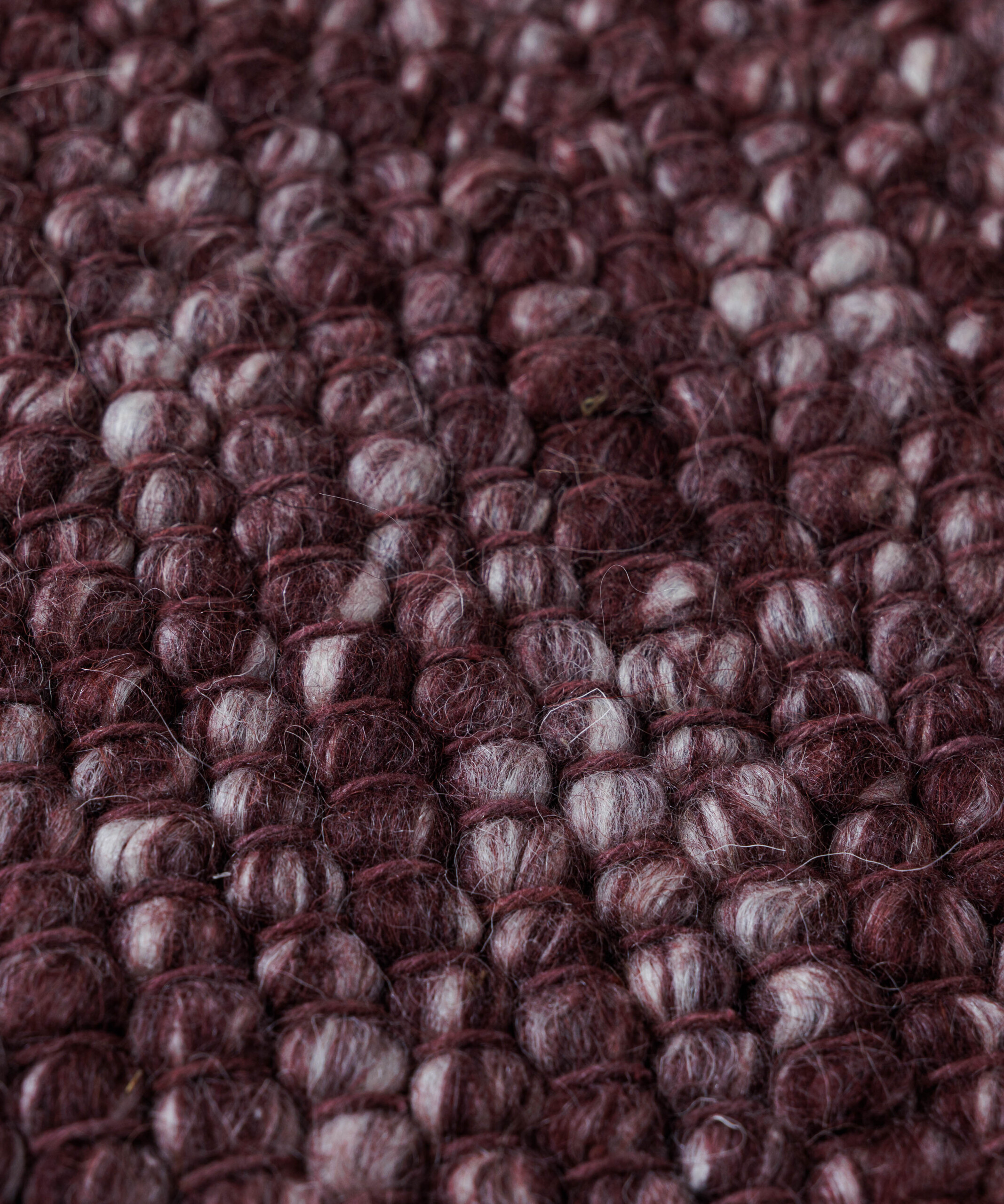 Alfombra de lana - Silvull burdeos - close up Alfombra de lana - Silvull burdeos - close up