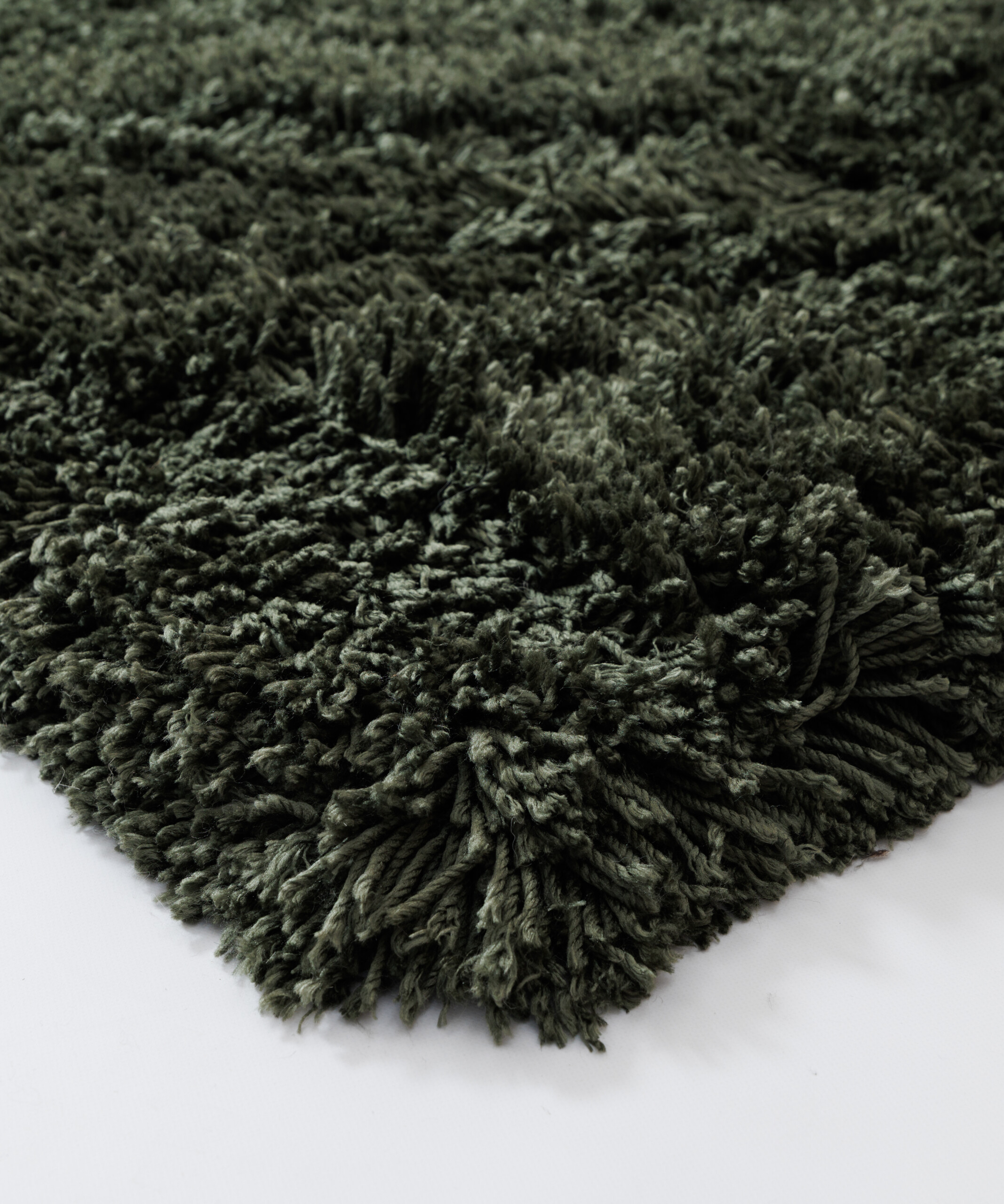 Alfombra shaggy - Sveve verde musgo - close up Alfombra shaggy - Sveve verde musgo - close up